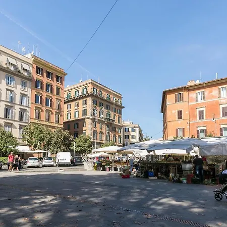 Bertani Romantic Loft In Trastevere *